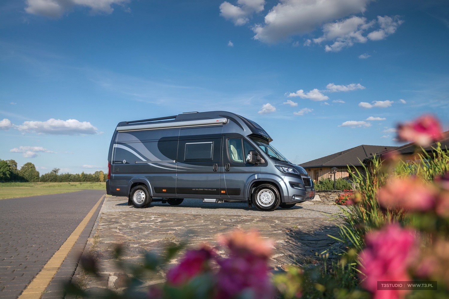 Zdjęcie z sesji zdjęciowej samochodów kempingowych Globe Traveller,