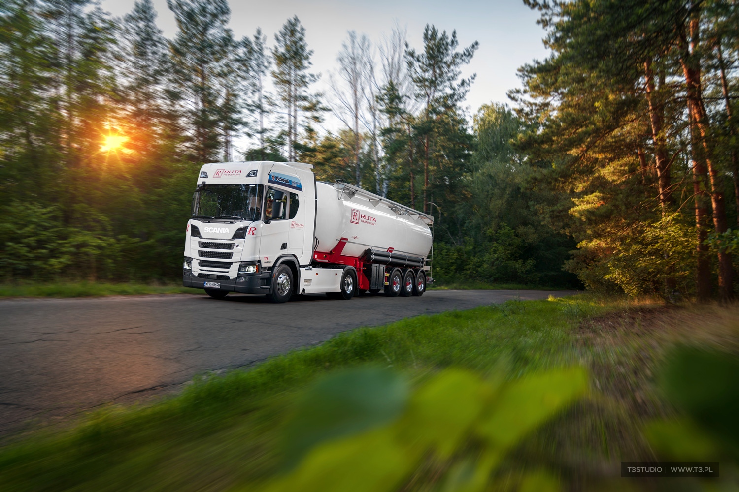 Pojazdy Ruta Transport - Ciężarówki Scania - ciągniki siodłowe z naczepami typu silos