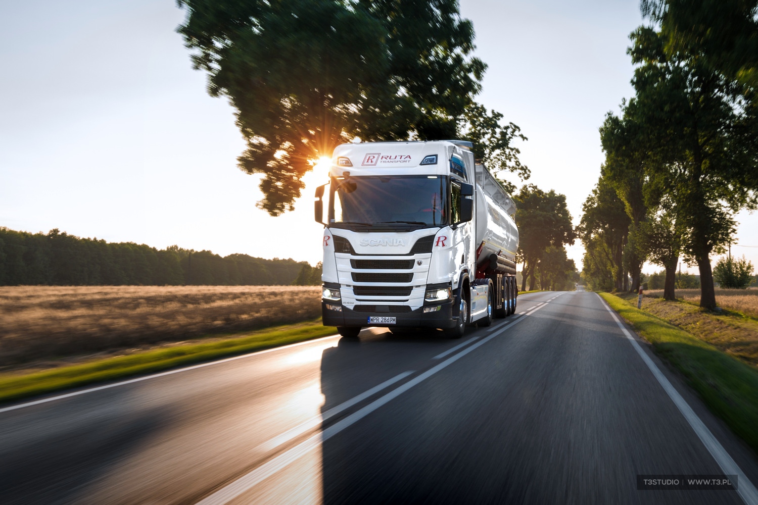 Pojazdy Ruta Transport - Ciężarówki Scania - ciągniki siodłowe z naczepami typu silos