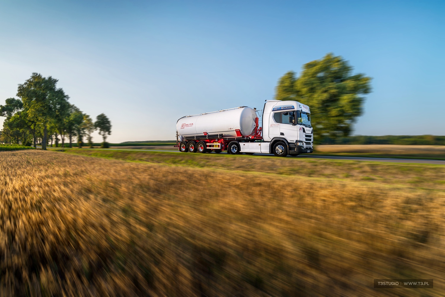 Pojazdy Ruta Transport - Ciężarówki Scania - ciągniki siodłowe z naczepami typu silos