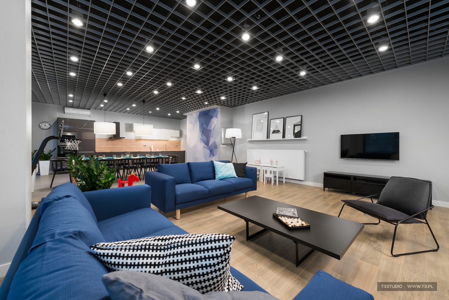 T3S-StudioKarton-KlubLokatora-3530_1500px.jpg