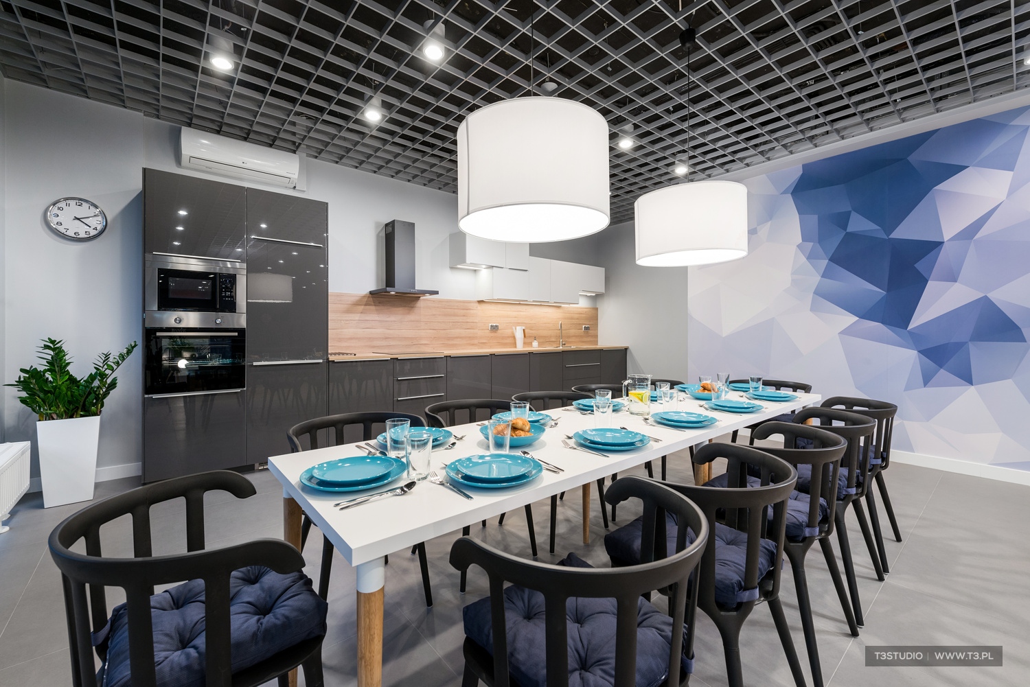 T3S-StudioKarton-KlubLokatora-3560_1500px.jpg