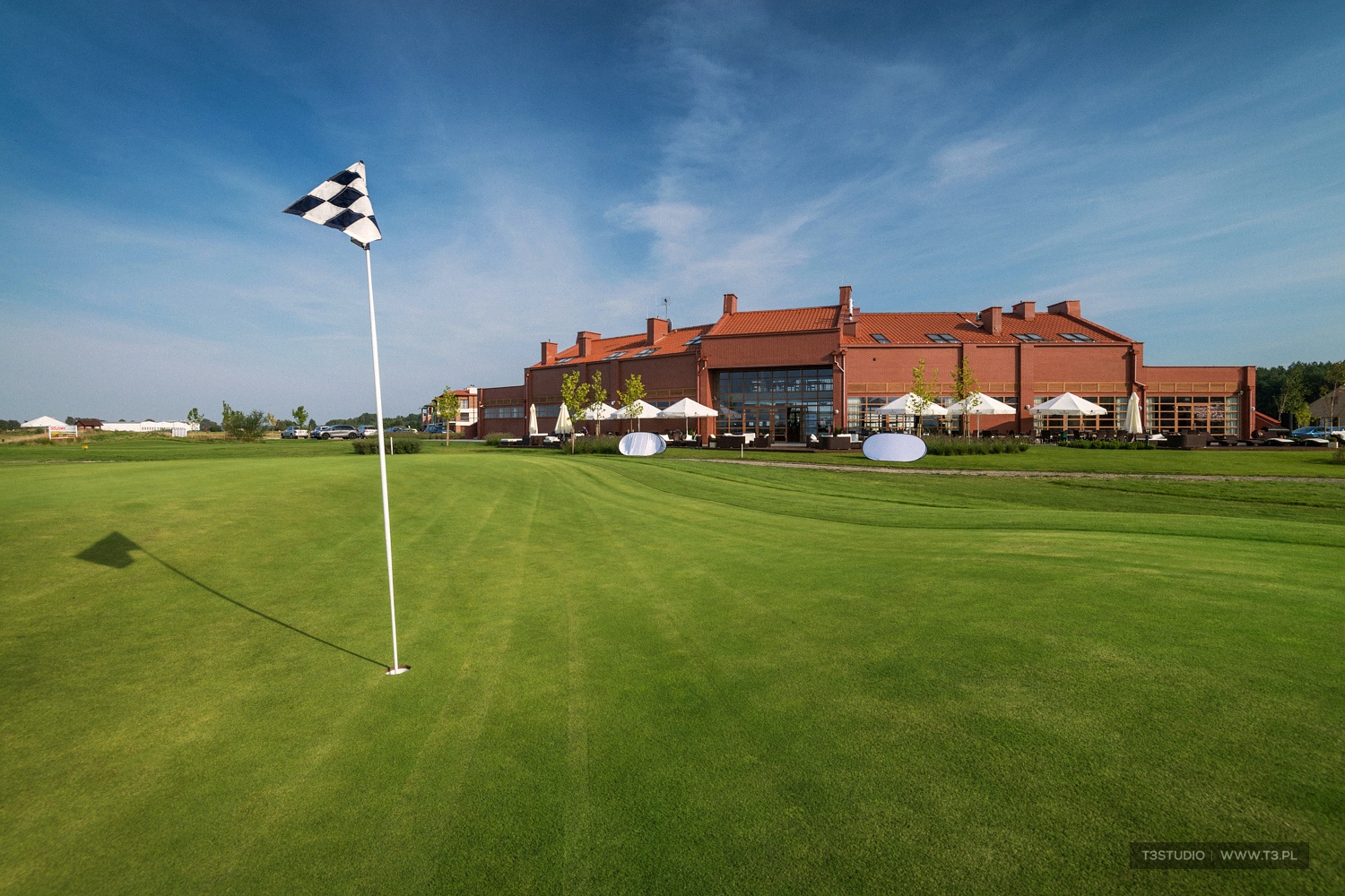 T3Studio-2439-Dom-Golfisty-w-Sobieniach-Pole-Golfowe-Sobienie-Królewskie-Fotografia-architektury.jpg