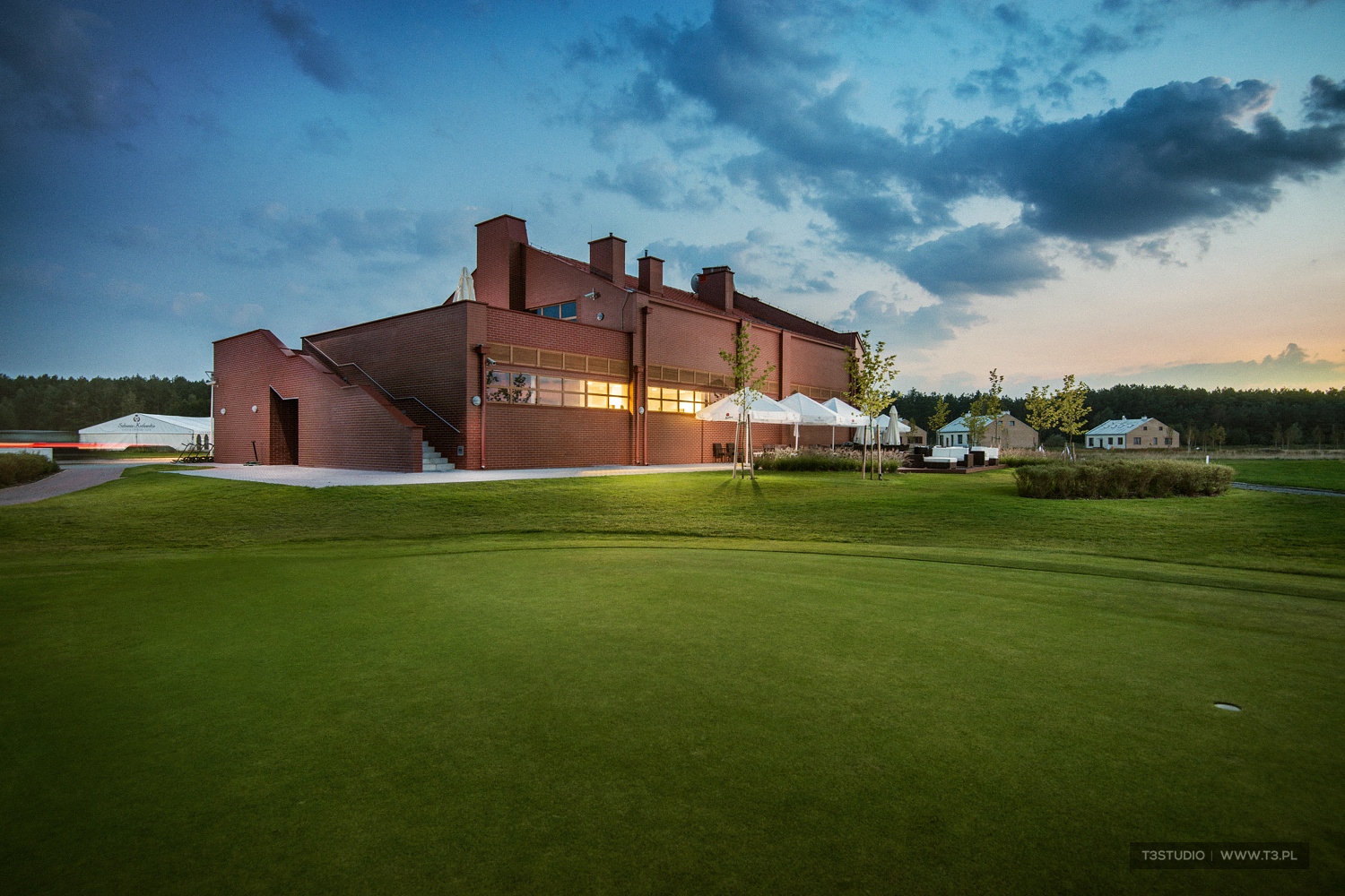 T3Studio-2975R-Dom-Golfisty-w-Sobieniach-Pole-Golfowe-Sobienie-Królewskie-Fotografia-architektury.jpg